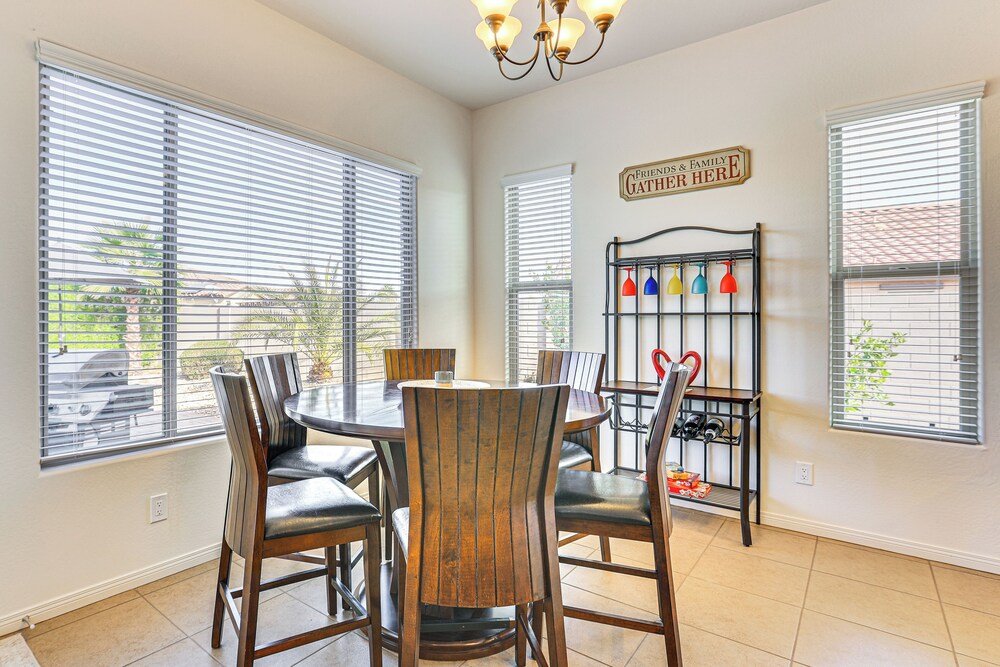 Outdoor Oasis in Goodyear: Stay & Play!