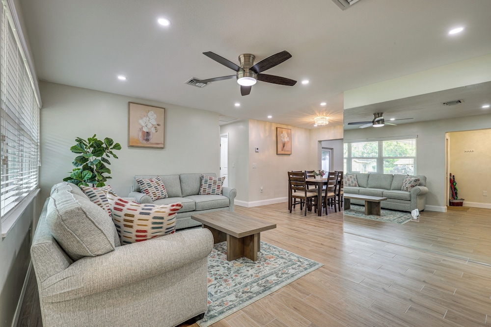 Backyard Oasis: Fort Lauderdale Home Near Beach