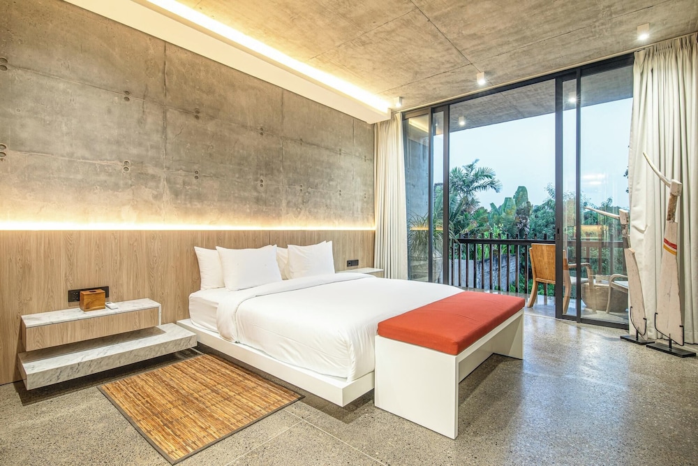 Modern 2BR Villa Enclosed Living Heart of Canggu