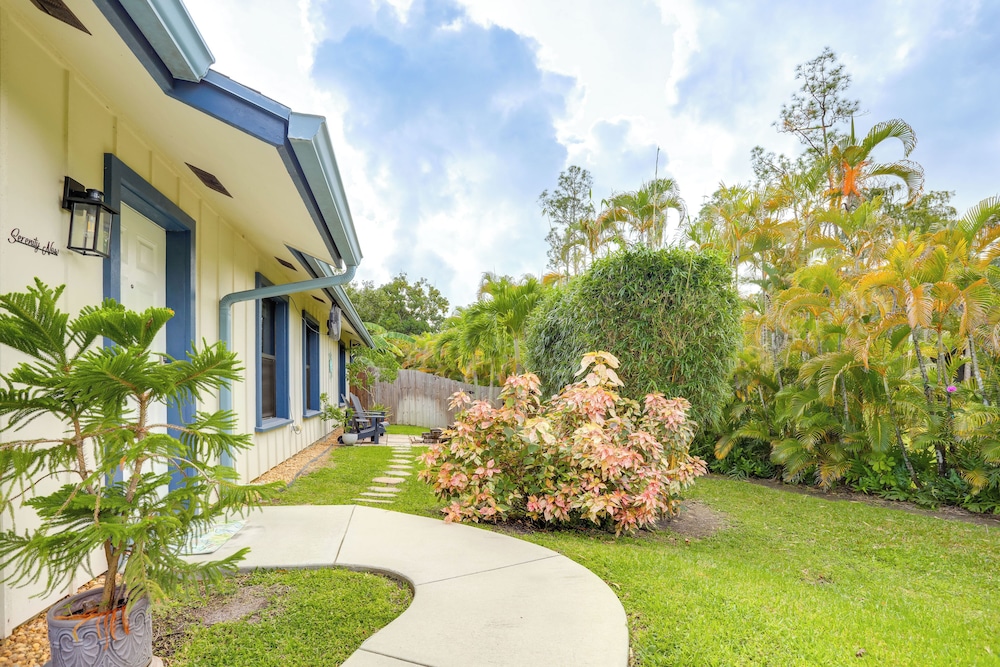 Jupiter Cottage w/ Patio, Gas Grill & Fire Pit! view 2