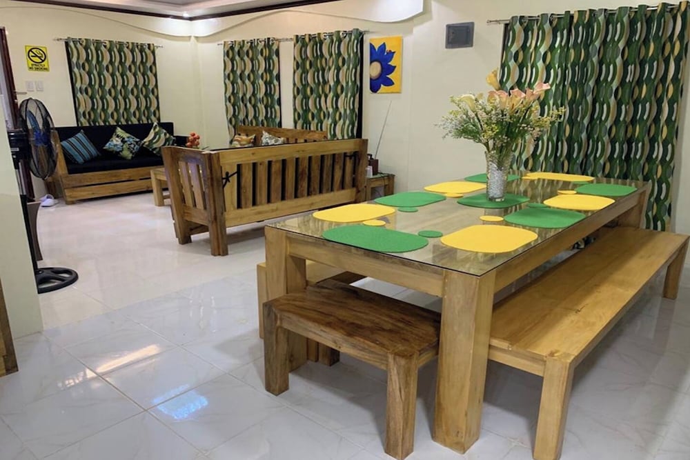 Michael's Homestay - Farm Villa near Patar Beach & Bolinao Falls