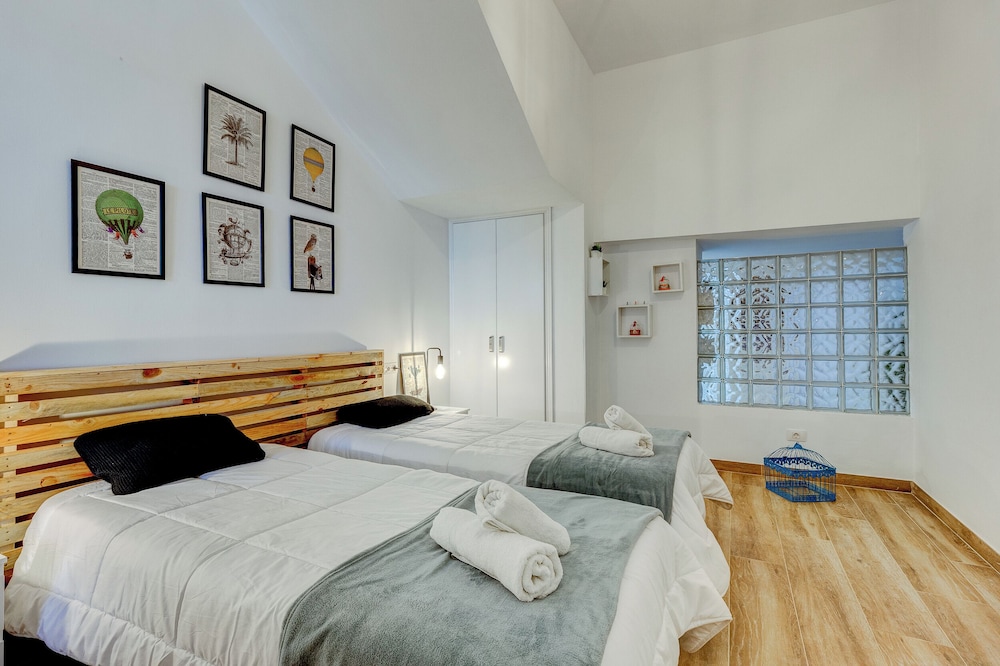 Beautiful Apartment Caleta Interian Beach