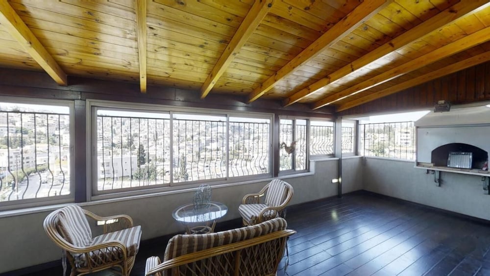 Cozy Wood Apartment With Great View to Nazareth