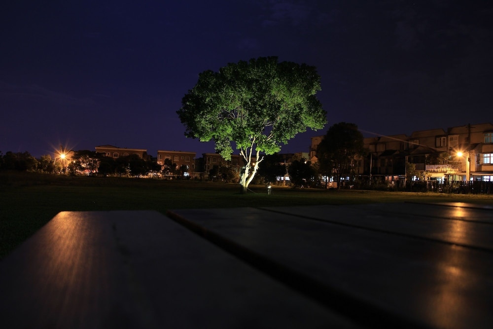 Oak Garden