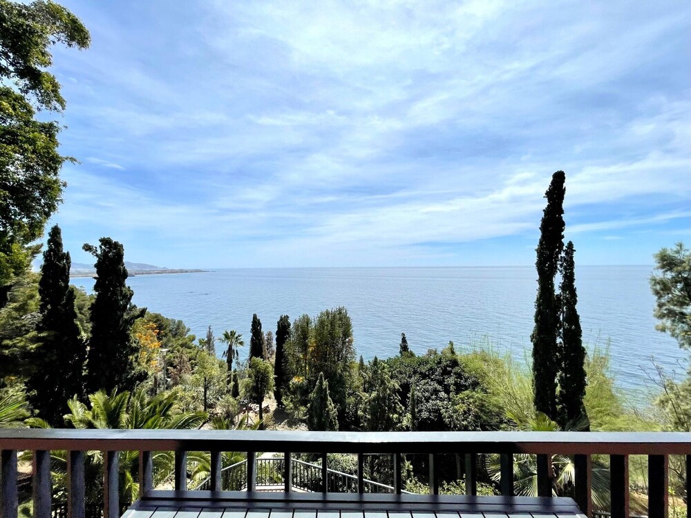 Villa in Salobrena With Sea Views