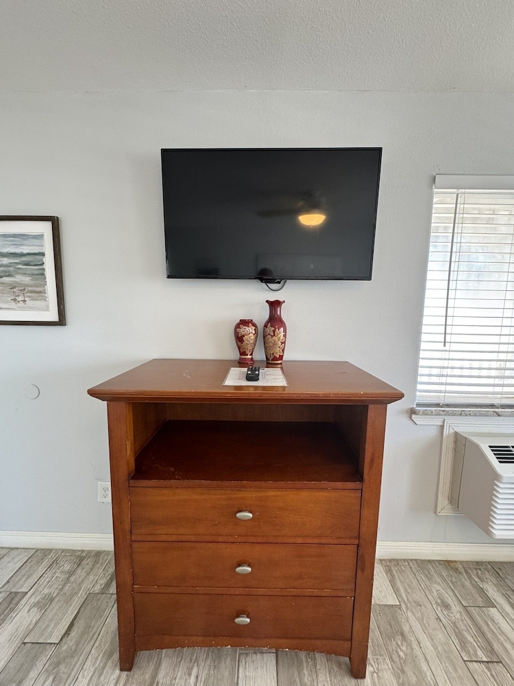 Beachgate Condo Suites And Hotel 217 1 Bedroom Condo