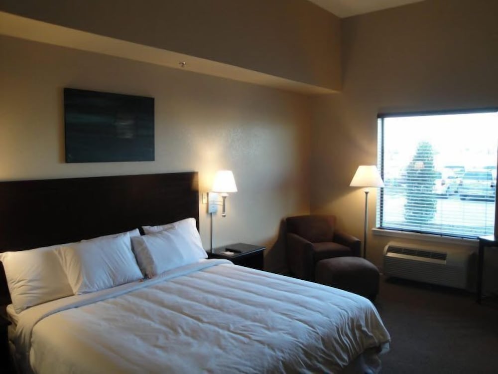 Ambassador Inn  Suites - Property Image 7
