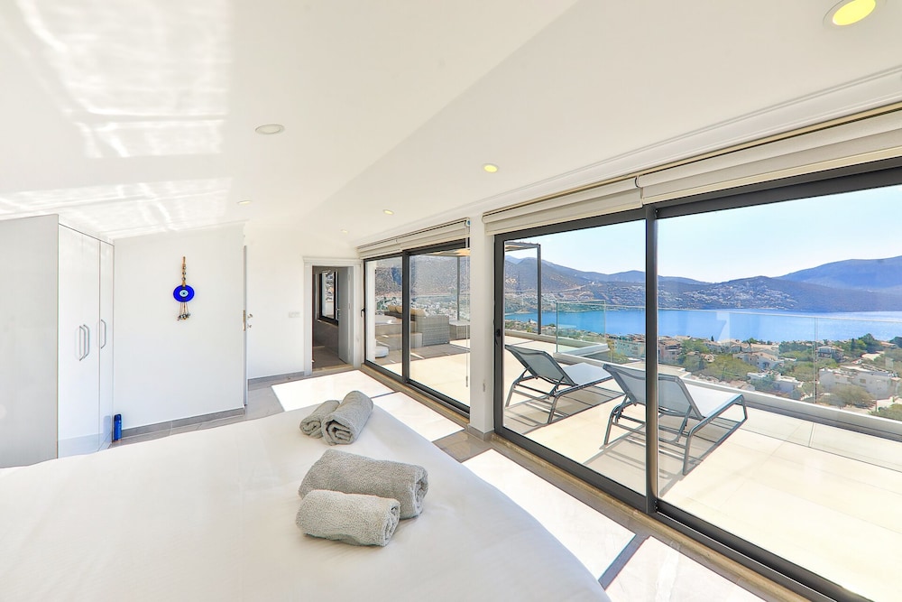 Villa Kajaim Sleeps 8 With Pool view 4