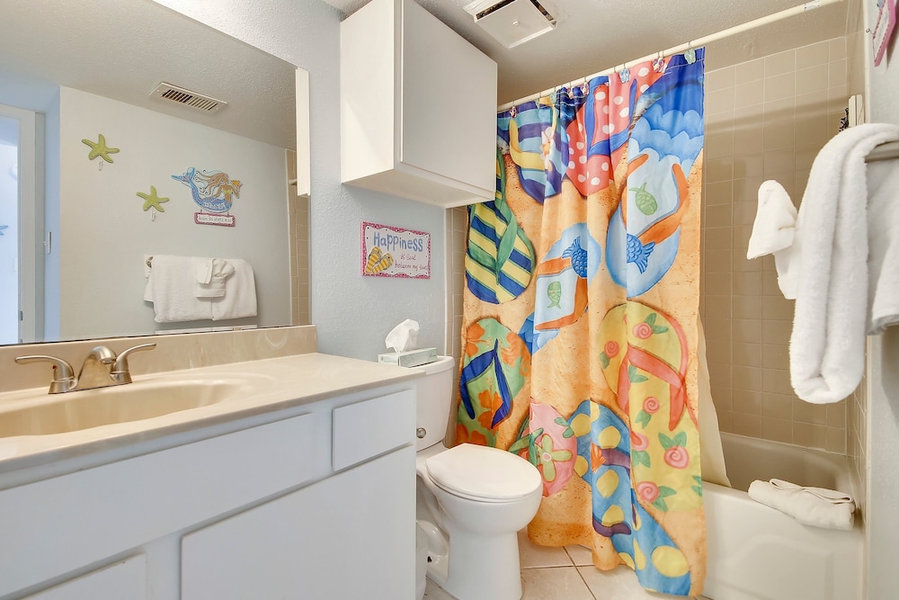 Seascape 2205 1 Bedroom Condo by RedAwning
