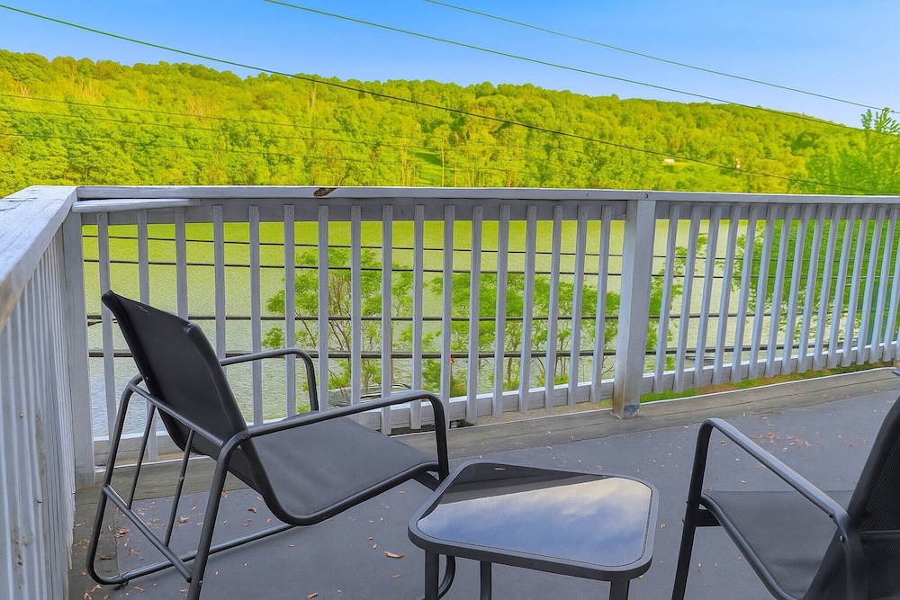 Scenic View - Fire Pit - Near Legoland Woodbury Commons and the Castle