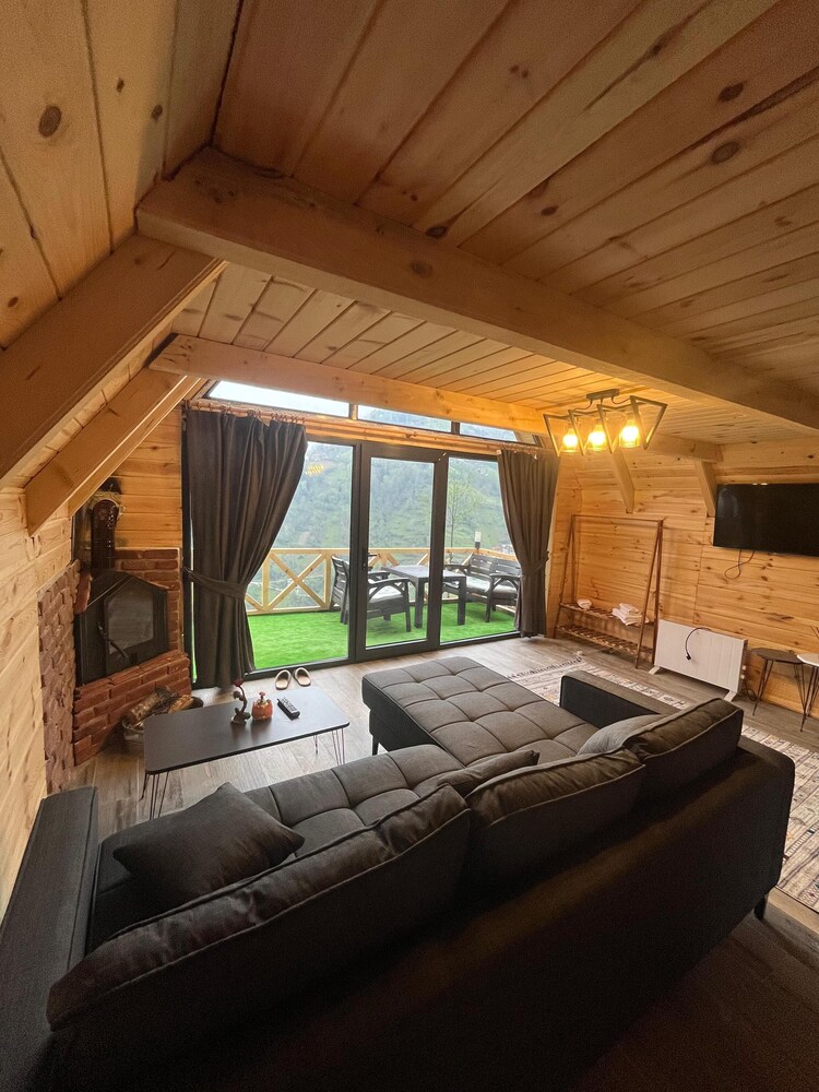 Aron Bungalov view 5