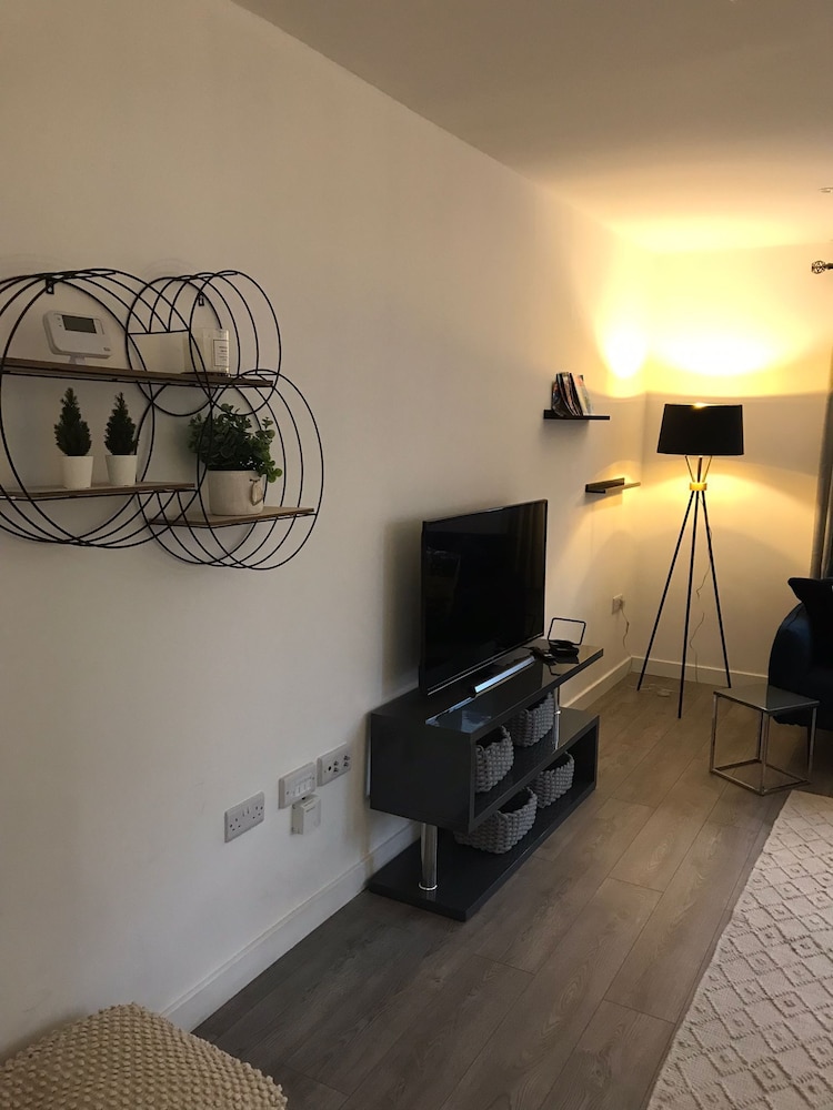 Ella Court Apartments view 3