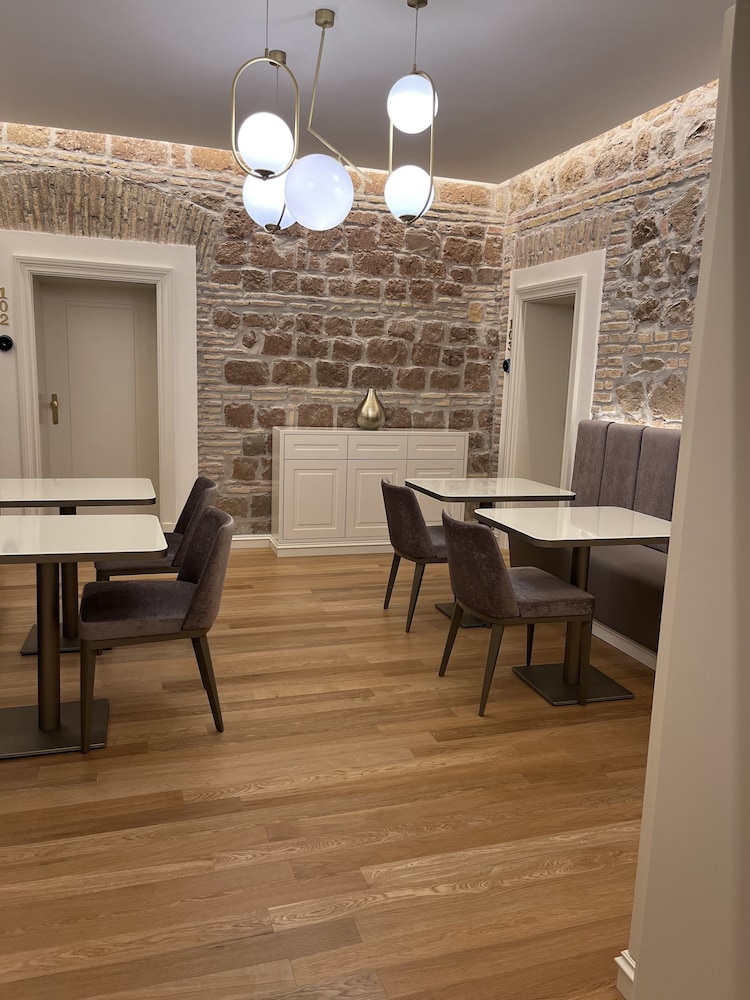 Martina Suites