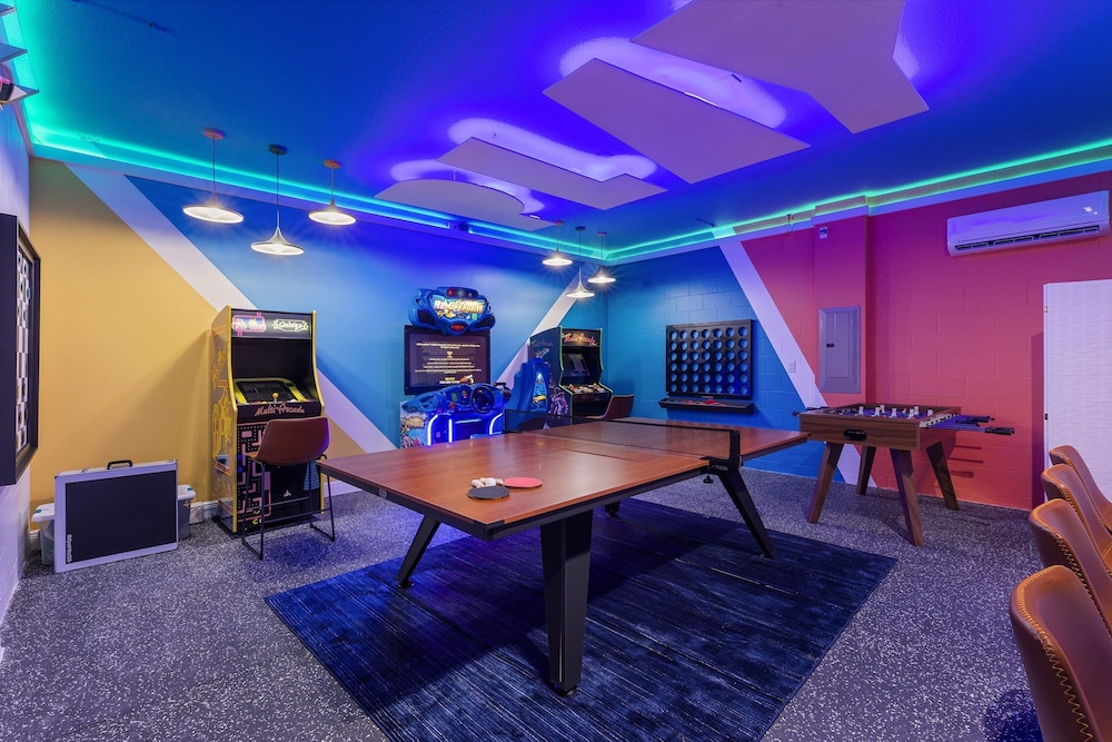Shadow Mountain Family Oasis w Game Room Pool Resort Access Themed Rooms