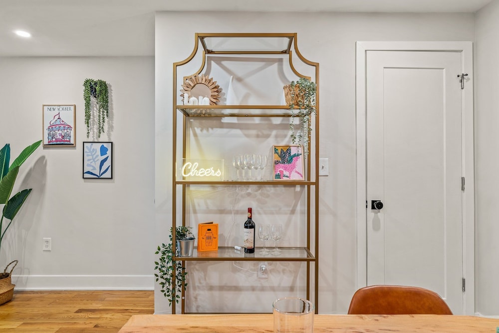 Stylish 3-Bedroom Home in Philly - Property Image 17