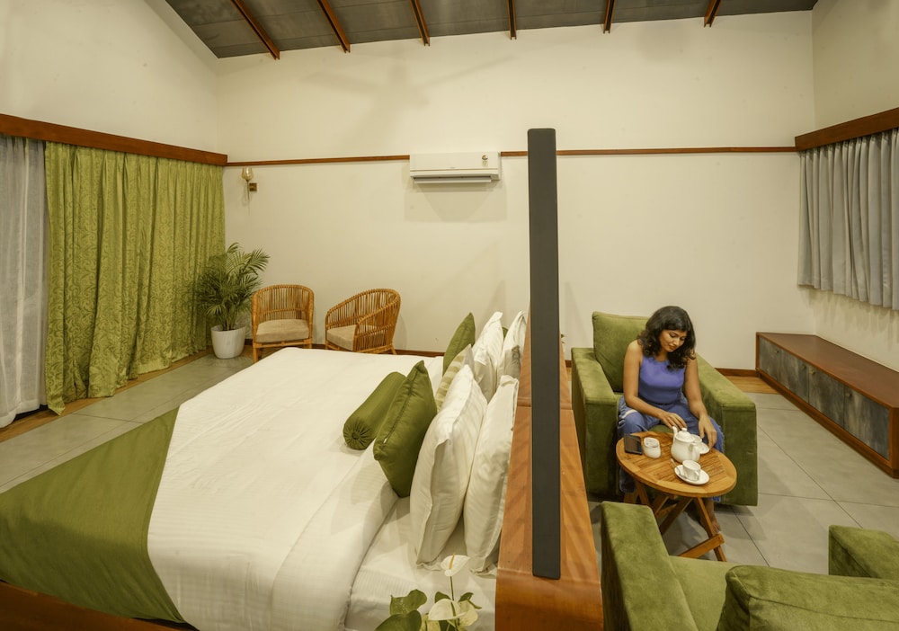 Crystal Kuruva Nature Resort & Spa