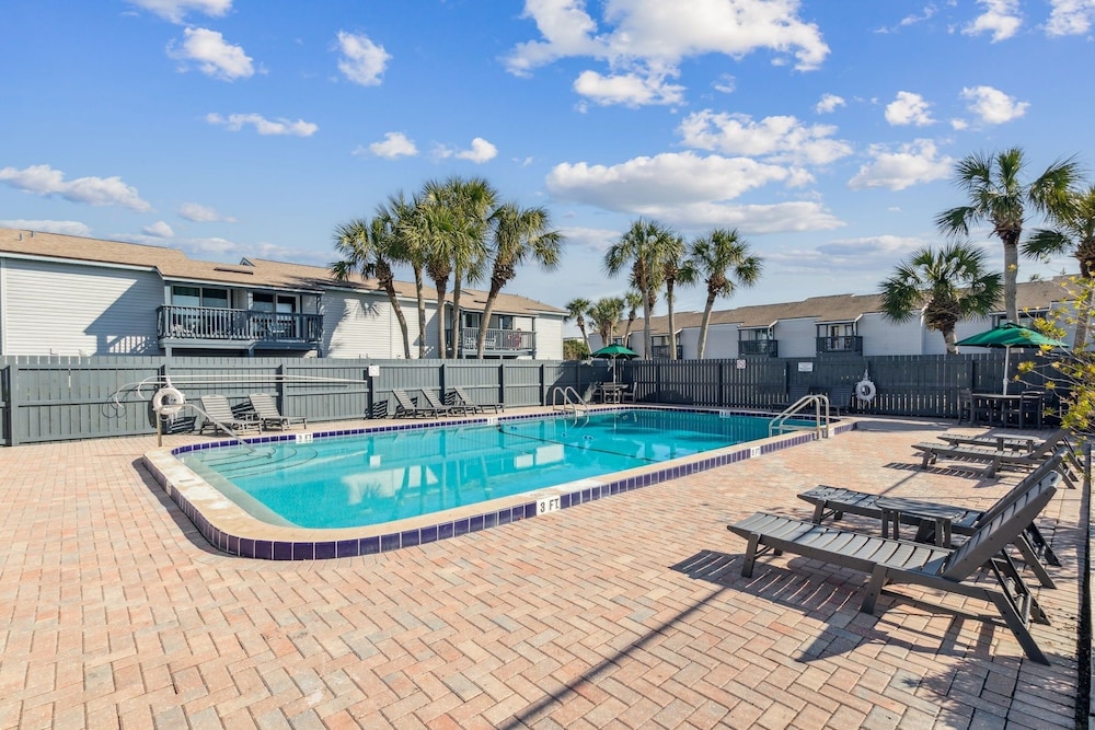 Fernandina Shores 6355 2 Bedroom Condo