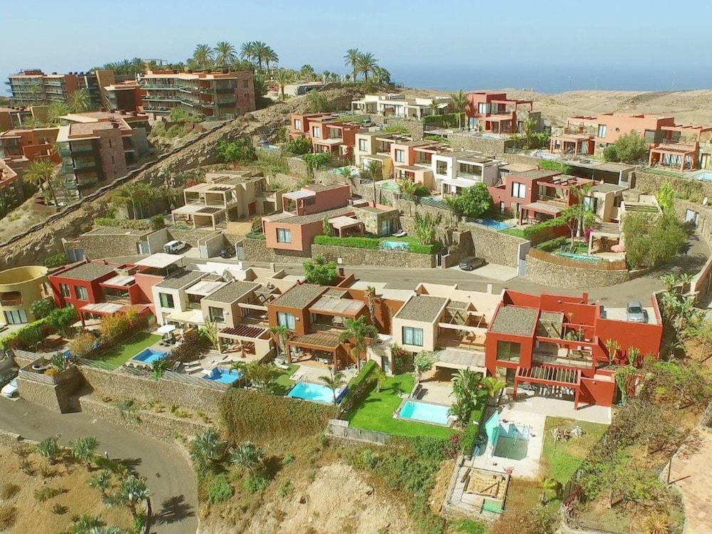 Bungalow With Communal Pool in Playa del Ingles