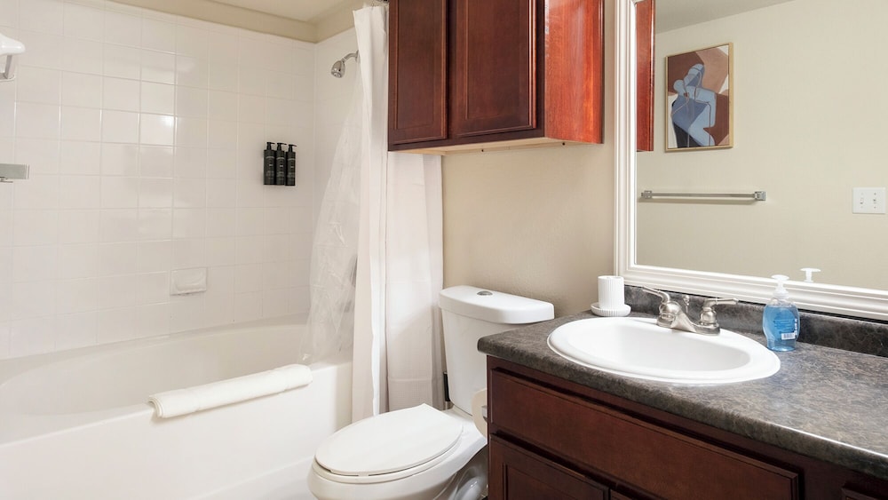Landing Furnished Apartments Northwest Houston