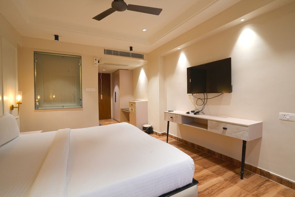 Hotel Square 36