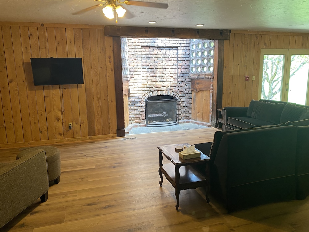 Foggy Mountain Lodge