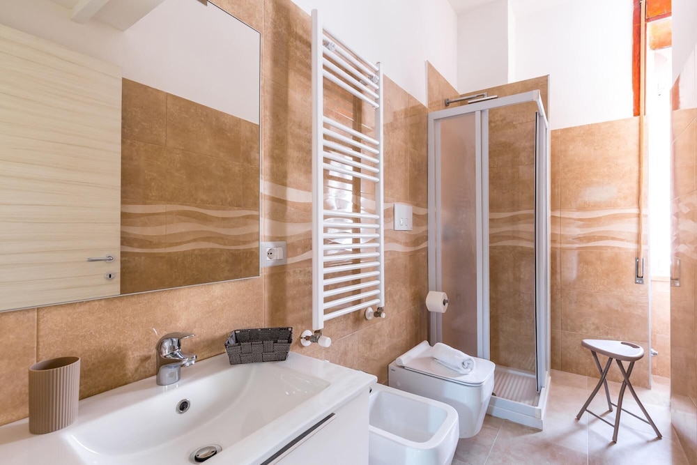 Emanuele III - 4 Bedroom Apartment