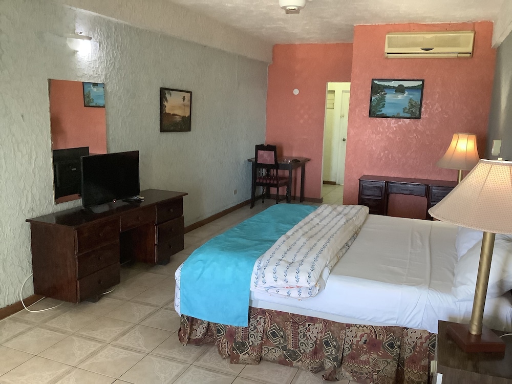 CariBlue Beach Hotel