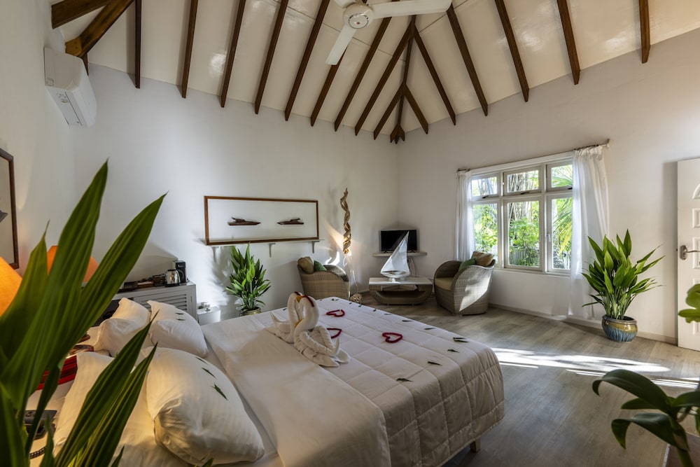 Nika Island Resort & Spa 6