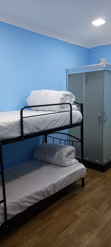28 may Centr City hostel