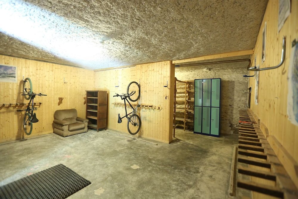 1861 Châtel Hostel