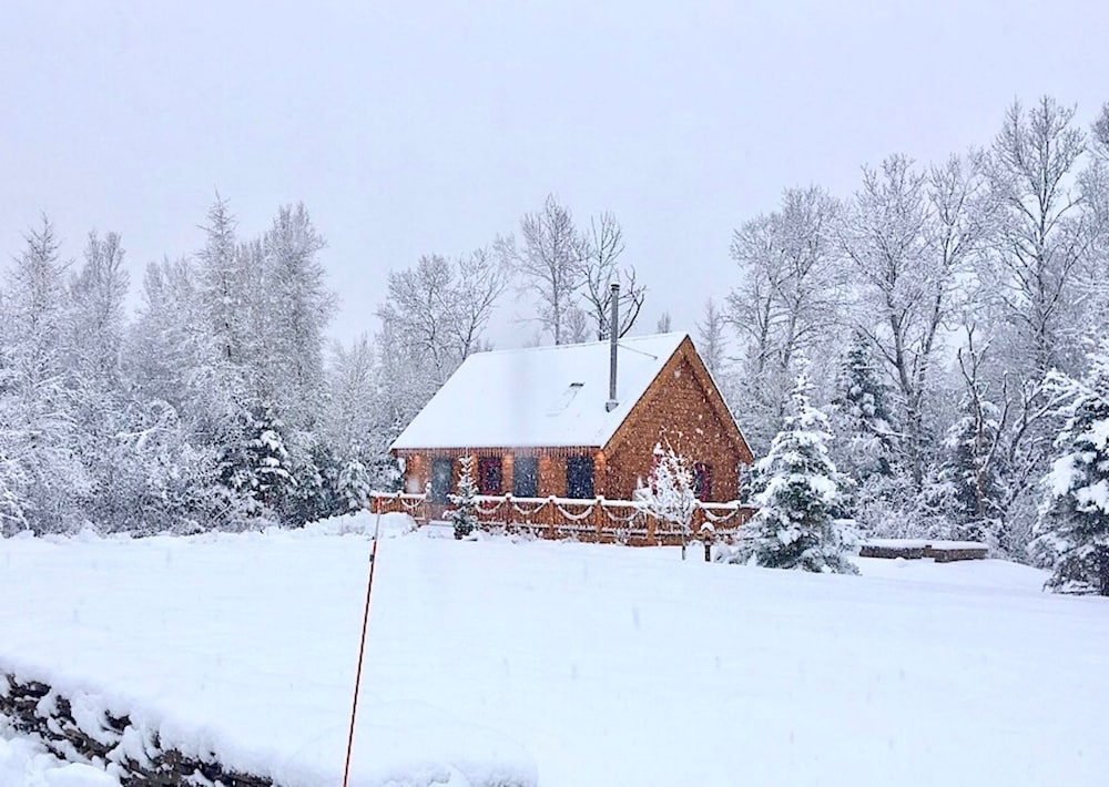 Moose Lodge and Cabins by Bretton Woods Vacations