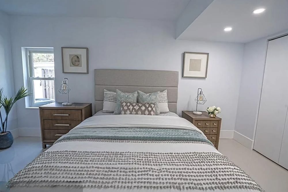 Chic 3BR 2BA Getaway With Private Pool Oasis