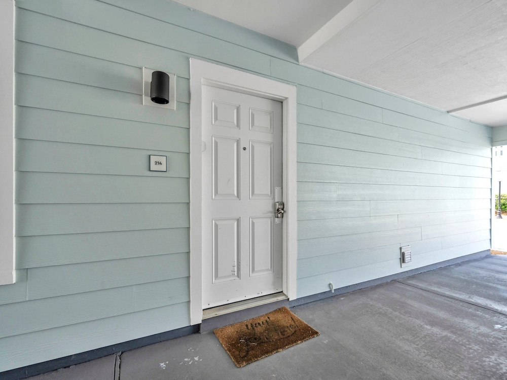 Beachside Villas 214