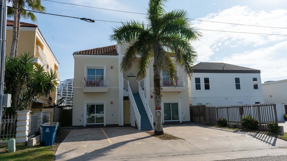 100 Steps To Beach Great Value Pool 2 Bedroom Apts