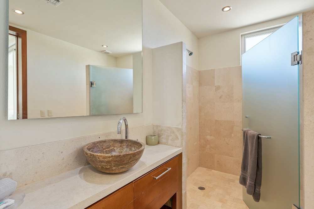 Encanto Living 1101 -2BR by Kivoya