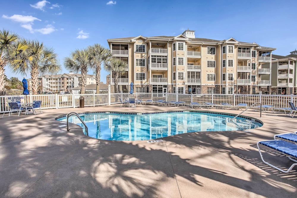 Golf Course Getaway w/ Pool Access in Myrtle Beach