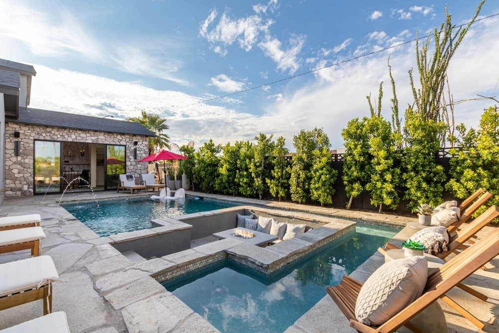 Stonewood Luxe Estate 5 Showers Heated Pool GYM