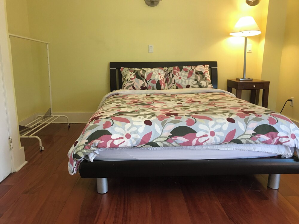 West Broadway guesthouse