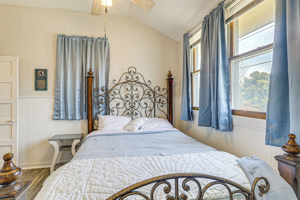 Near Walnut Valley Festival: Convenient Apartment!