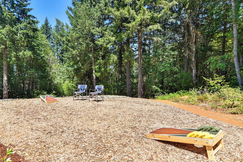 Oregon Wine Country Retreat: Sip & Dine Outside