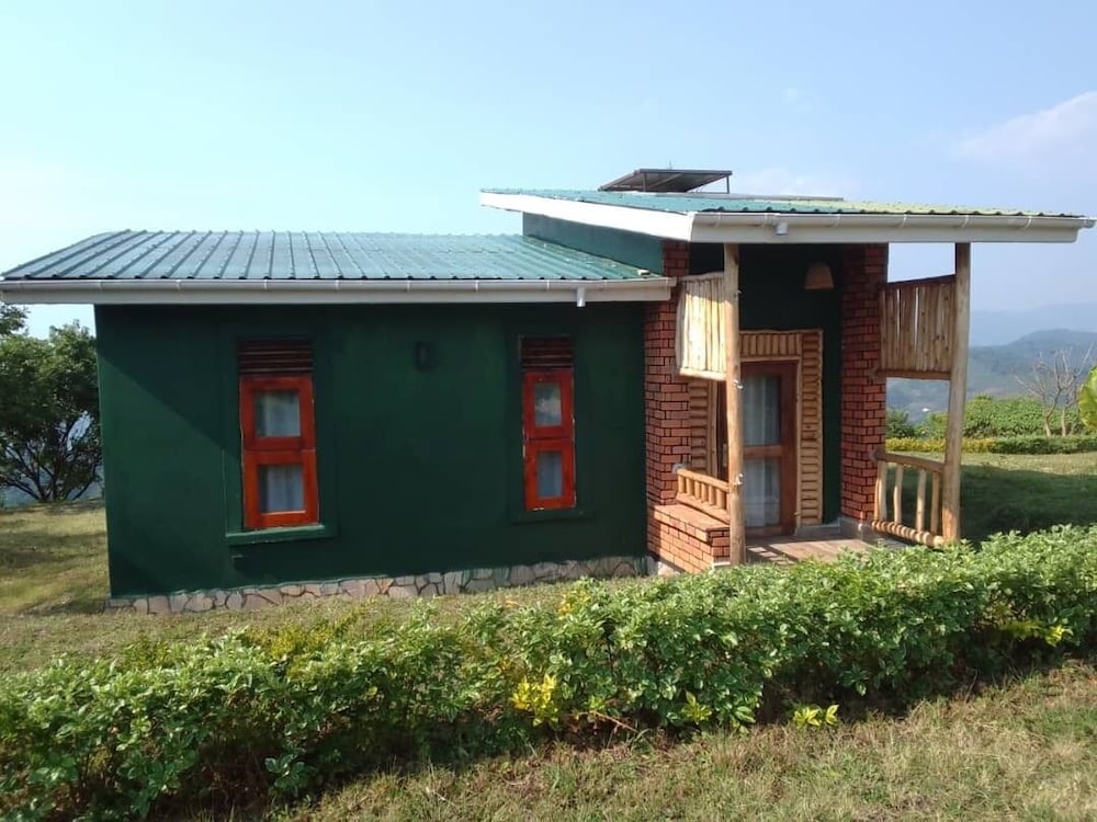 ngirisi hill silverback lodge-bwindi