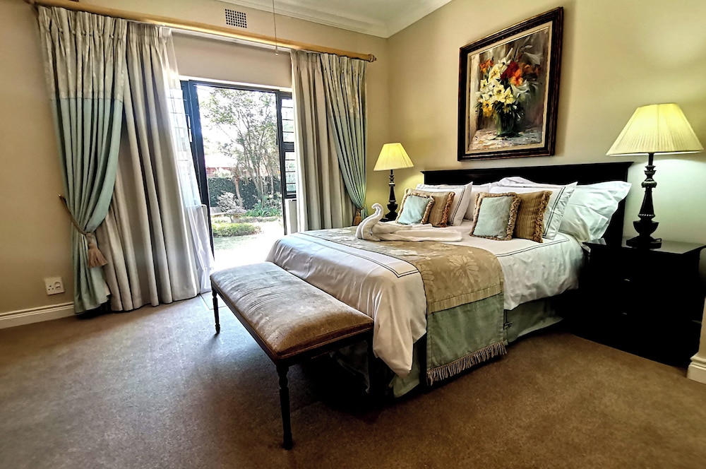 Royal Ridge Guest House and Apartments