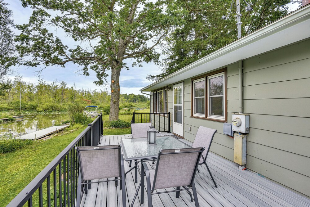 Charming Reading Home w/ Lake Views & Private Dock - main view