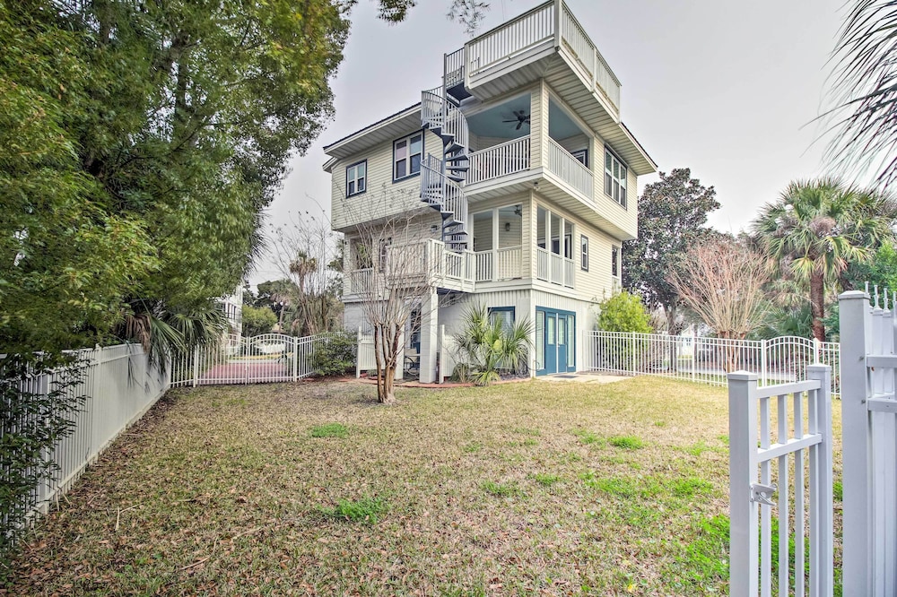 Tybee Island Home w/ Rooftop & Ocean Views! view 5