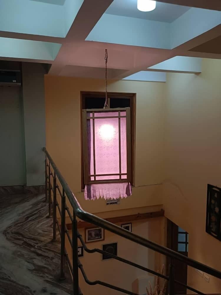 UV INN