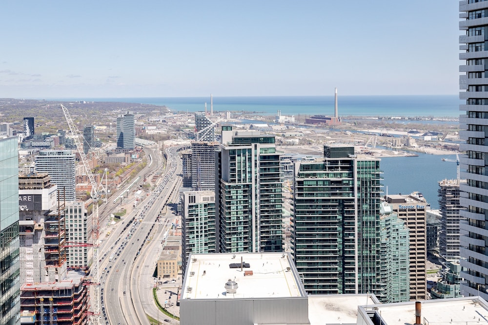 TopLine Suites - Ice Condos — Toronto
