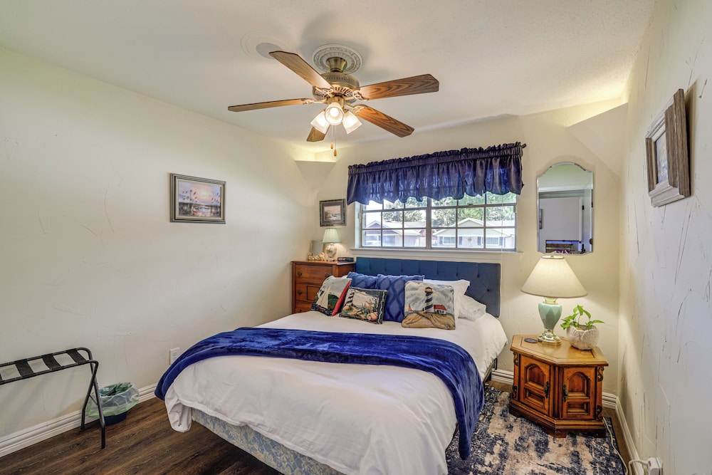 Home w/ Backyard Oasis < 7 Mi to At&t Stadium!