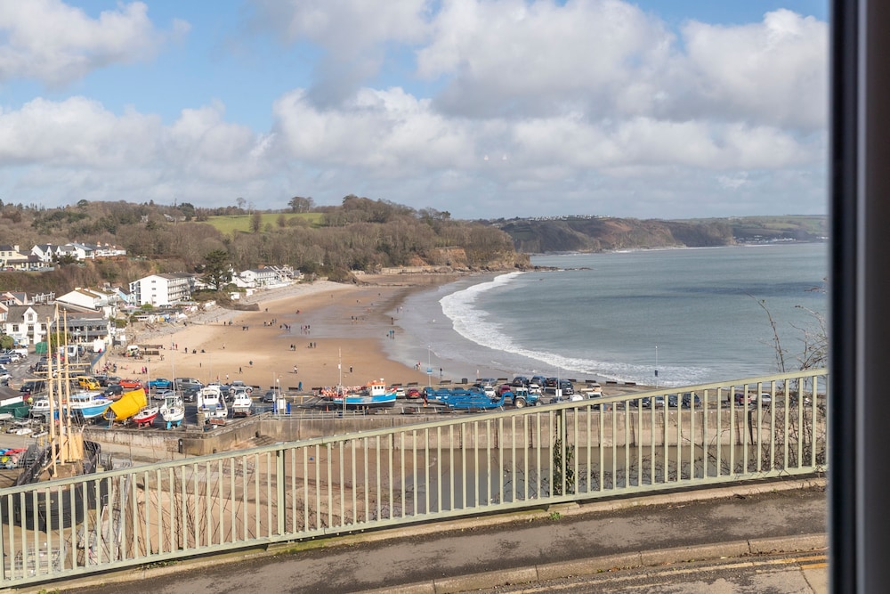 Hill Cottage - Spectacular Sea Views Parking