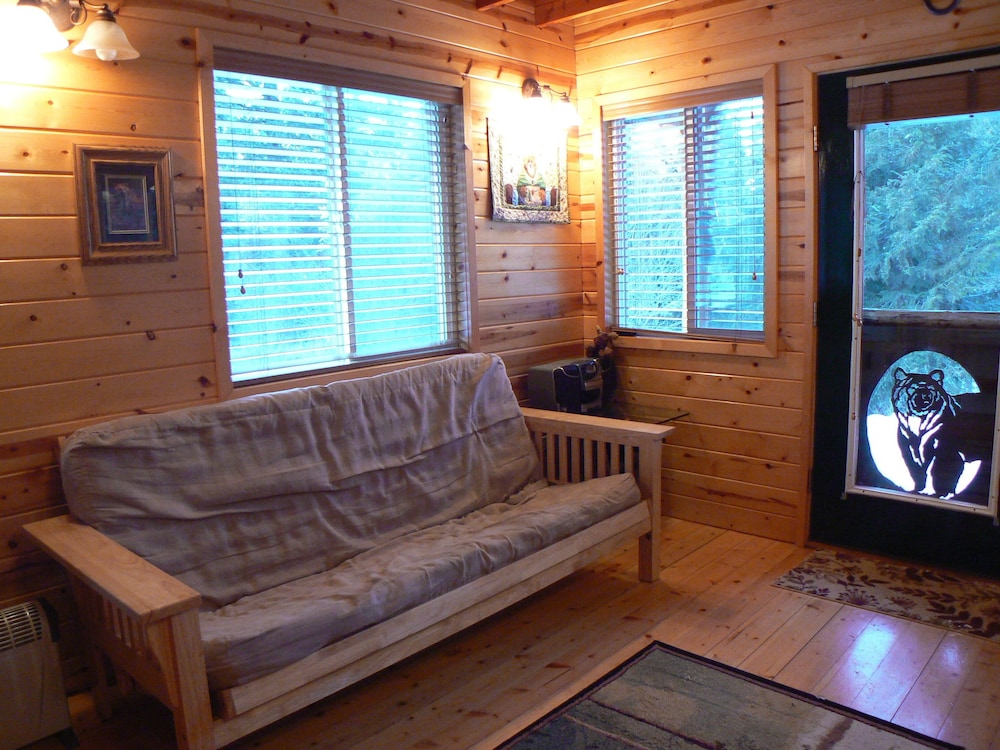 Smoky Bear Ranch Bed & Breakfast & Cabins
