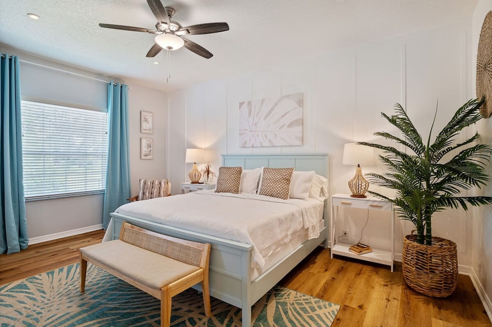 Beach Cottage 3 Bed 2 Bath Heated Pool Free Golf Cart Bring Your Boat RV Private 1AC lot